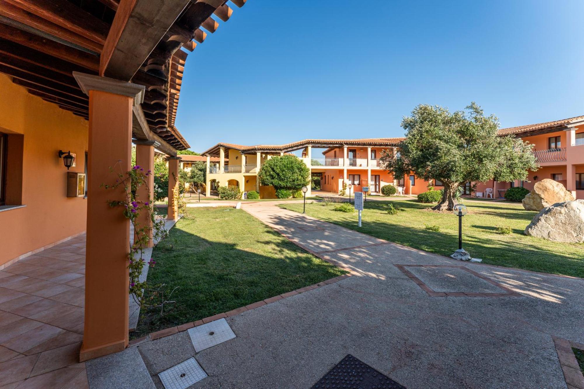 Residence Baia Dei Mirti Vignola Mare Kültér fotó