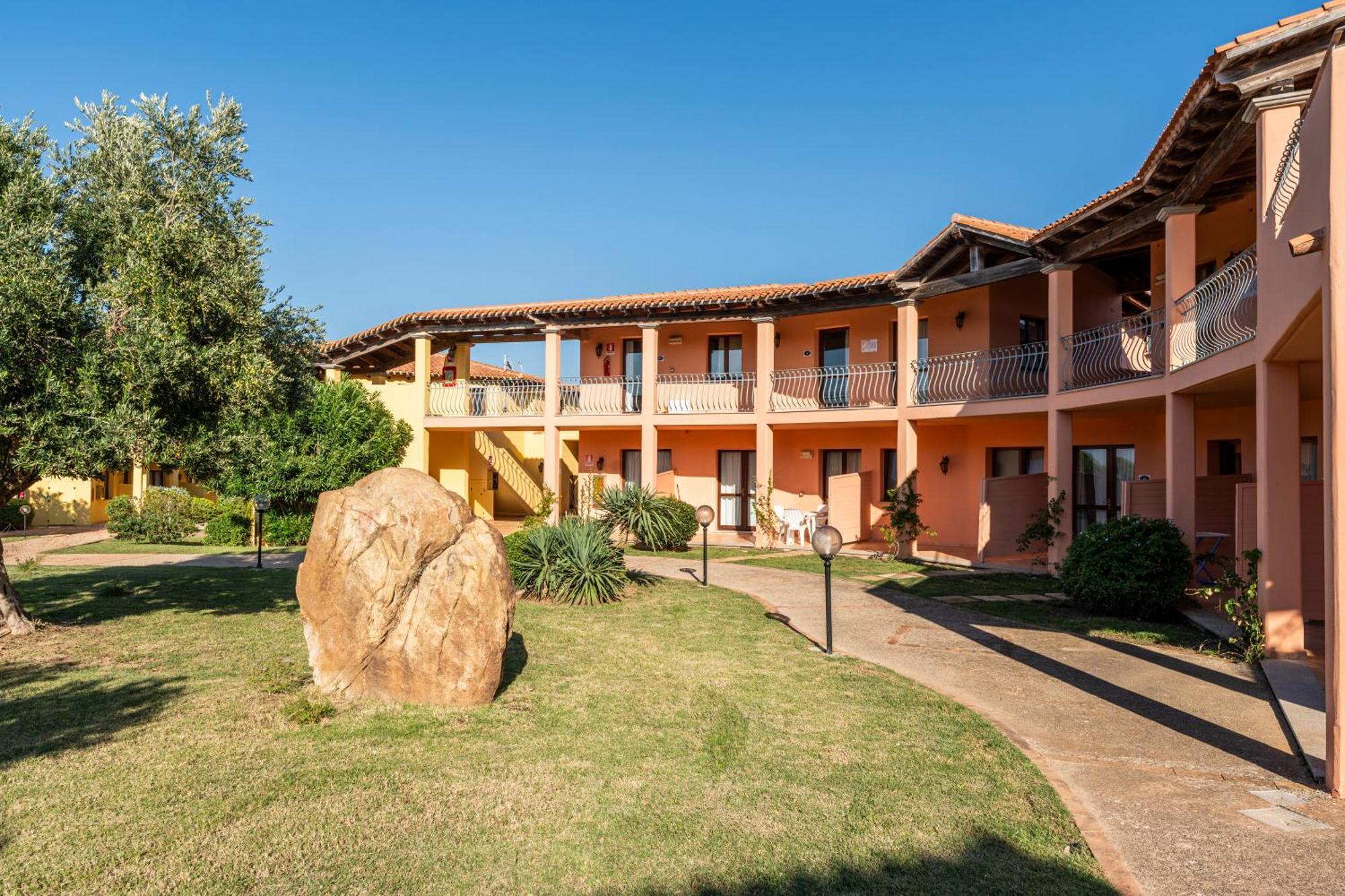 Residence Baia Dei Mirti Vignola Mare Kültér fotó