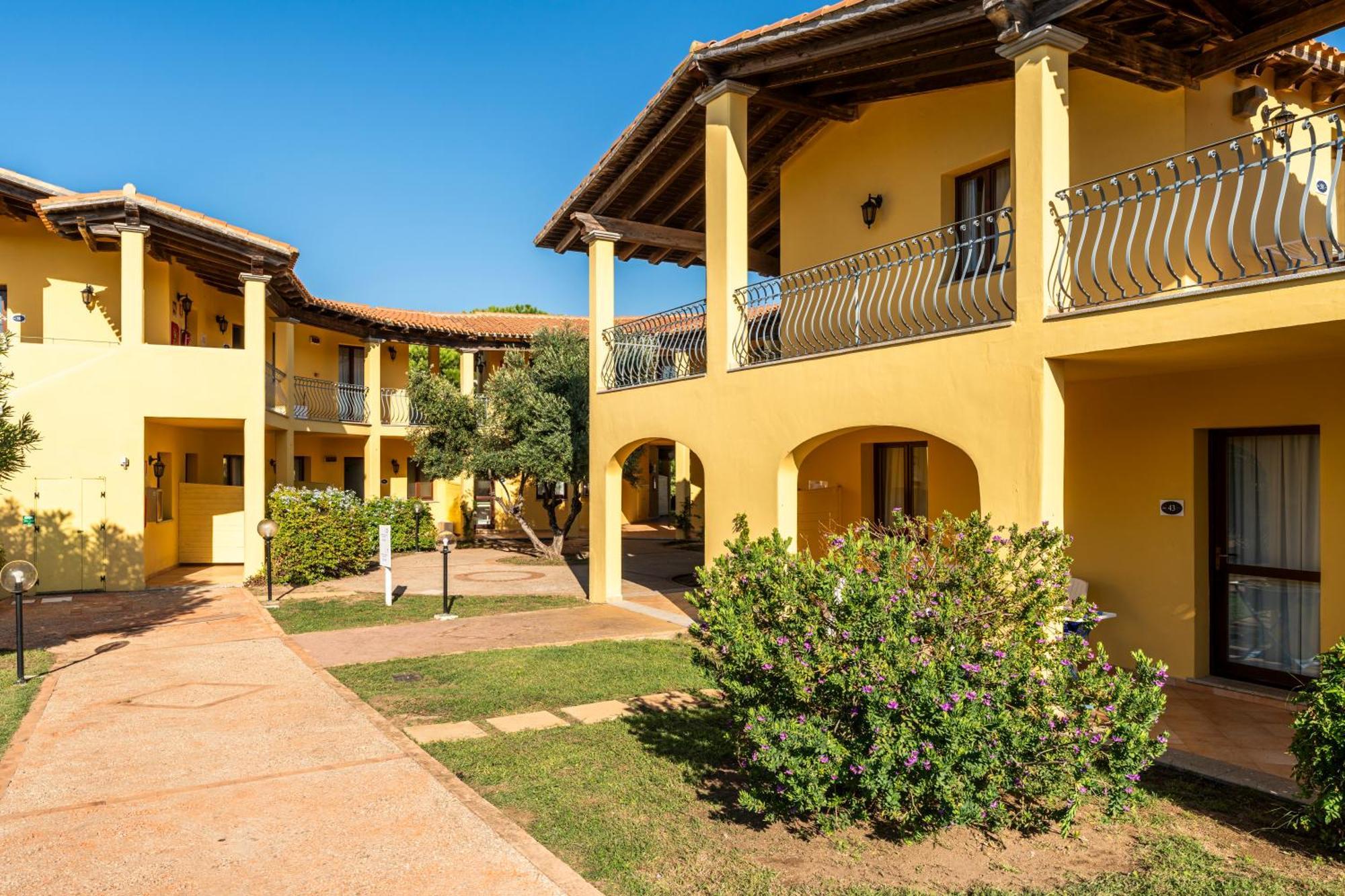 Residence Baia Dei Mirti Vignola Mare Kültér fotó