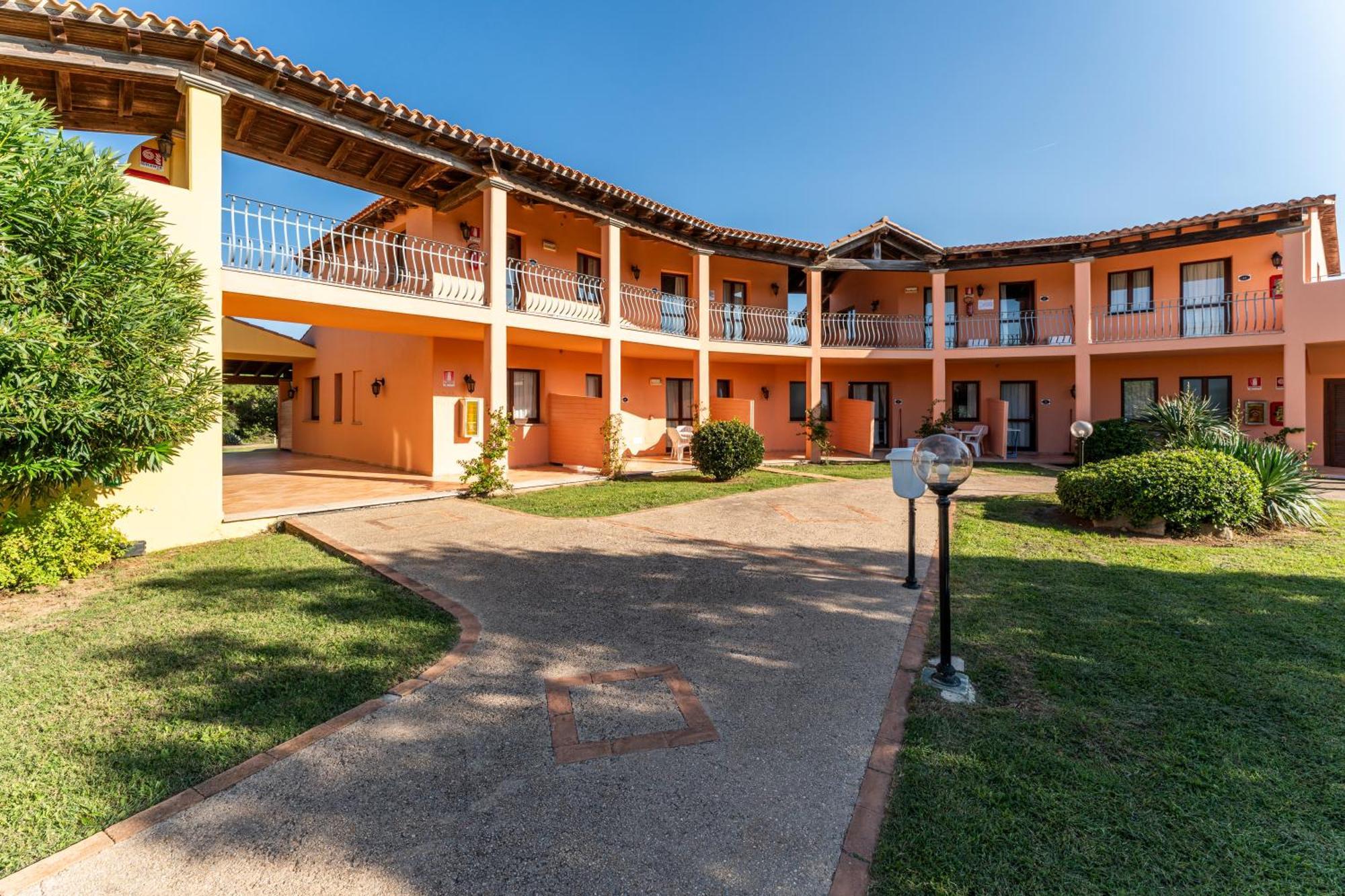 Residence Baia Dei Mirti Vignola Mare Kültér fotó